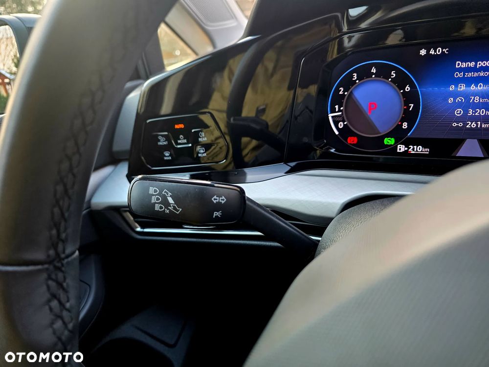 Volkswagen Golf 1.5 eTSI OPF DSG Life - 33