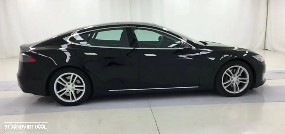 Tesla Model S - 14