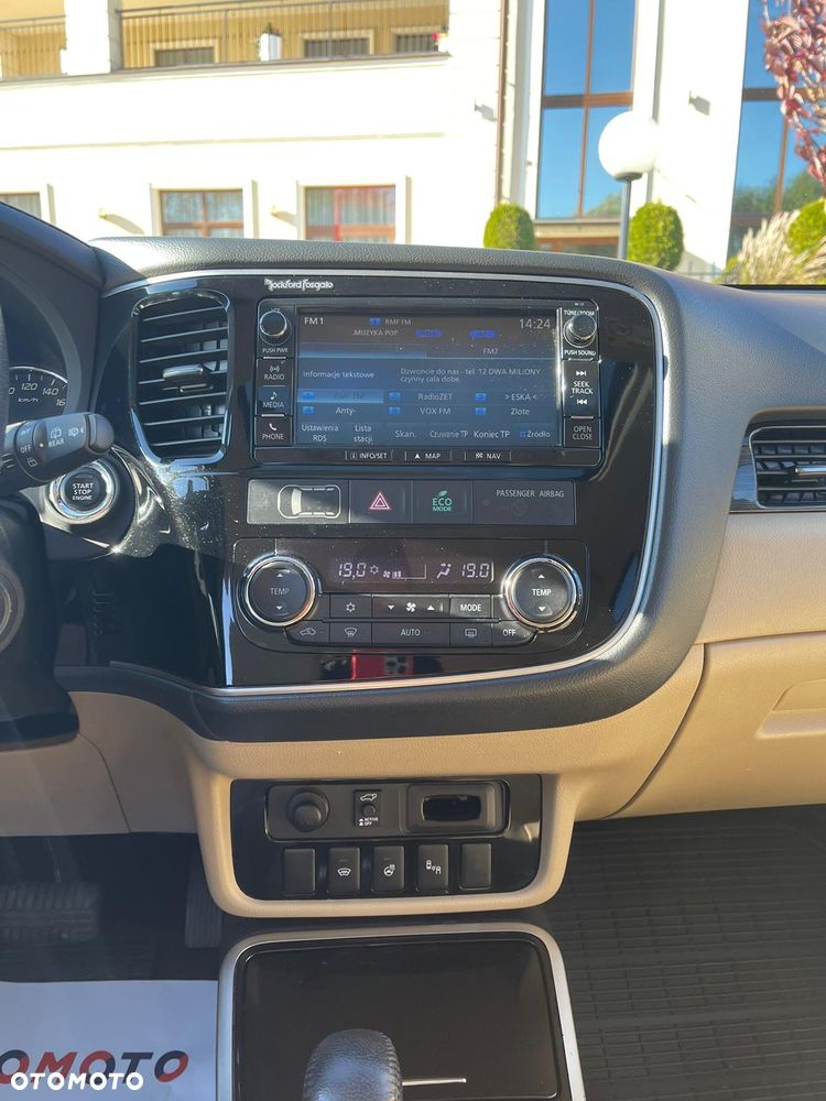 Mitsubishi Outlander - 21