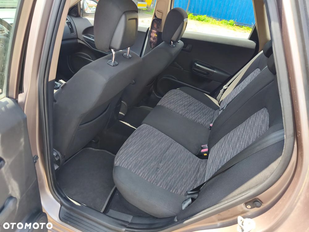 Kia Ceed 1.6 Comfort + - 11