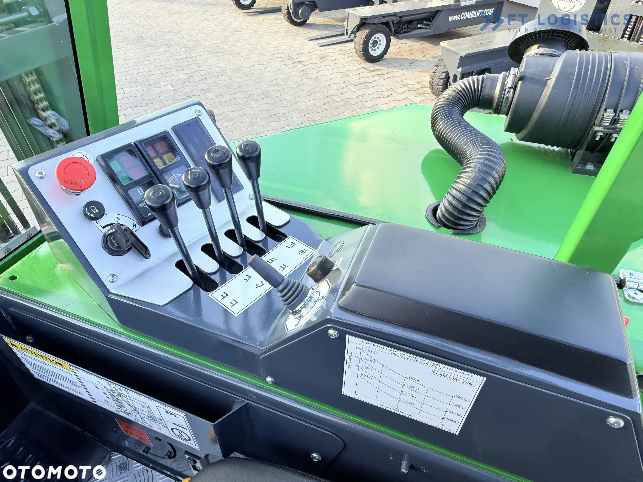 Combilift C2500CB / TRIPLEX / 5500MM / WOLNY SKOK / DIESEL / JEDYNIE 3768MTH / POZYCJONER / PRZESUW BOCZNY / NOWE OPONY / JAK NOWY / Szeroka oferta wózków czterokierunkowych i bocznych, dopasowanych do różnorodnych potrzeb i zastosowań. - 14