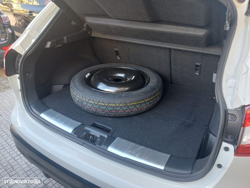 Nissan Qashqai 1.6 dCi Tekna Premium 17 Pele S Alcantara - 26