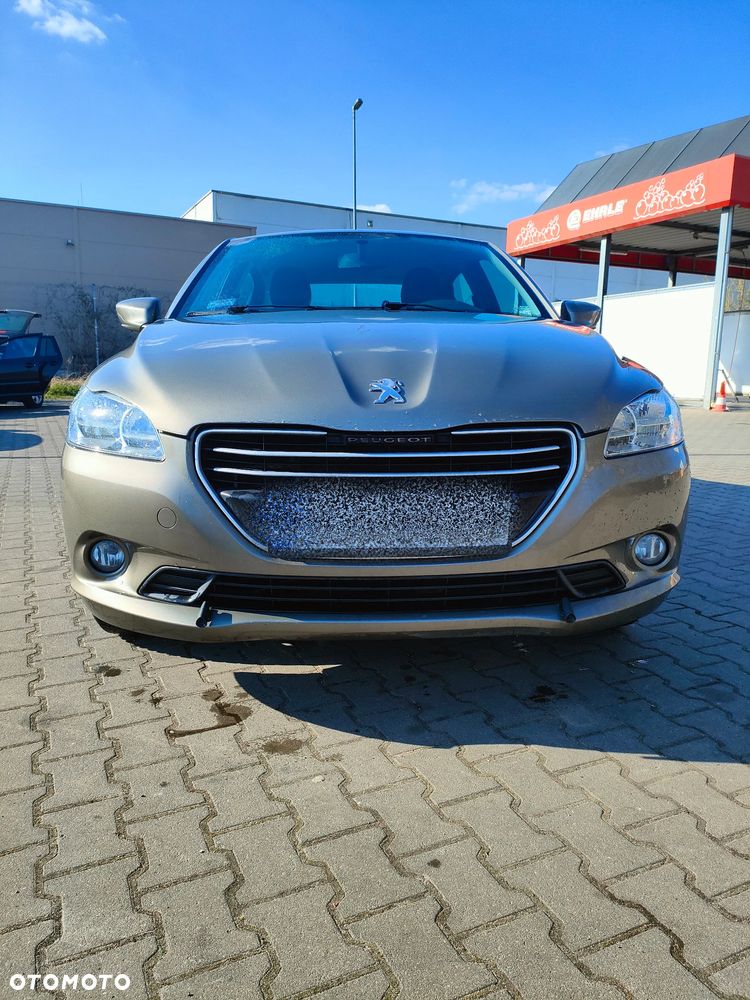 Peugeot 301 1.2 Pure Tech Active - 2