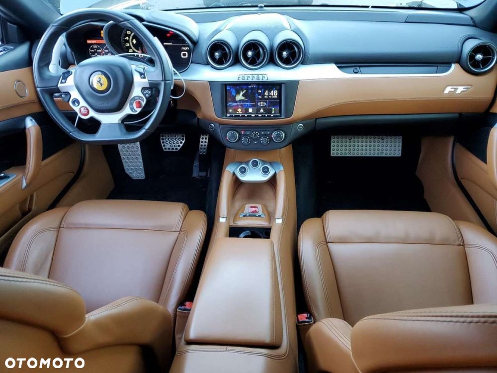 Ferrari FF - 6
