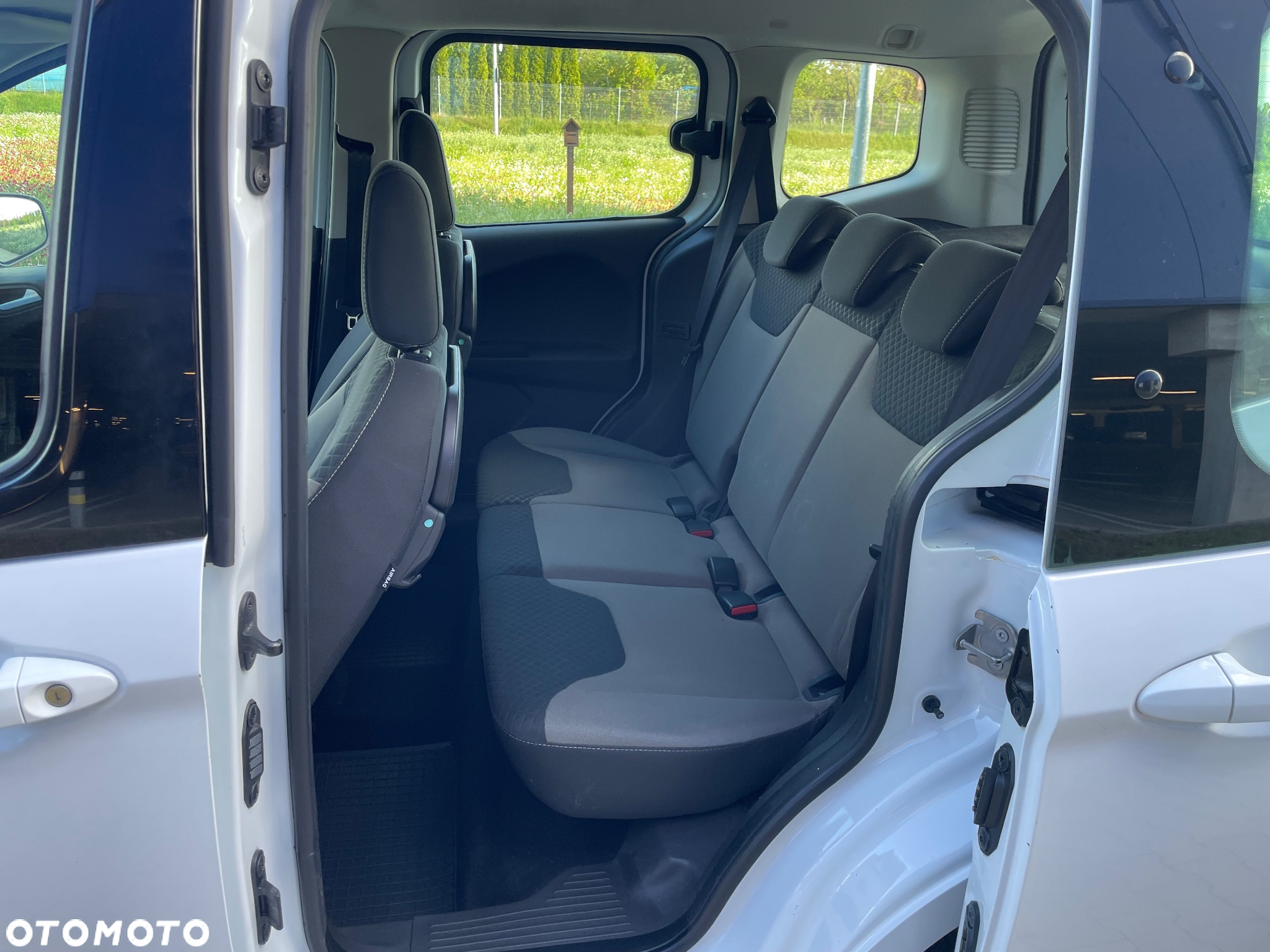 Ford Tourneo Courier 1.5 TDCi Trend - 8