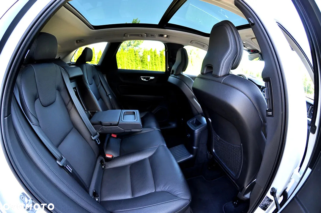 Volvo XC 60 T8 Twin Engine AWD Geartronic Inscription - 25