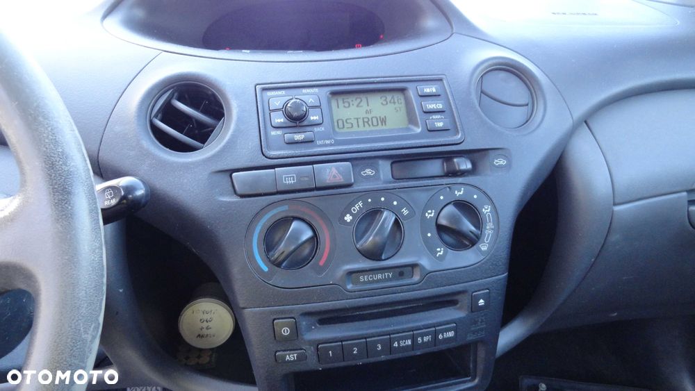 Toyota Yaris - 8