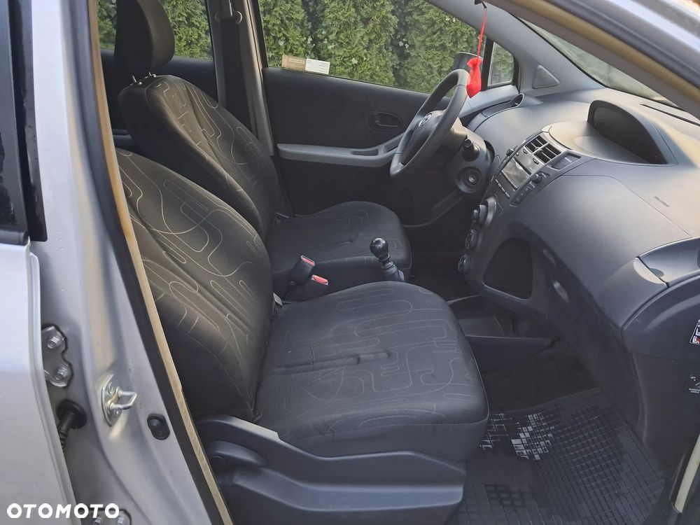 Toyota Yaris - 8