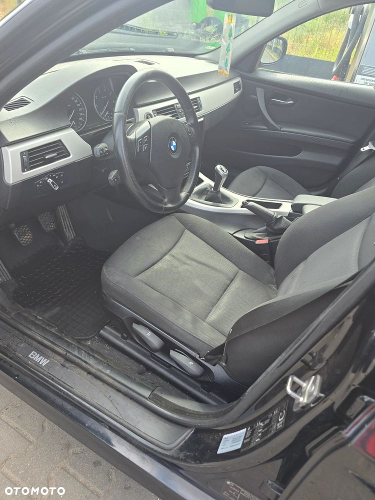 BMW Seria 3 318i - 9