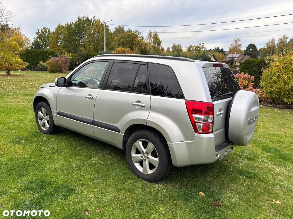 Suzuki Grand Vitara 2.4 De Luxe - 7