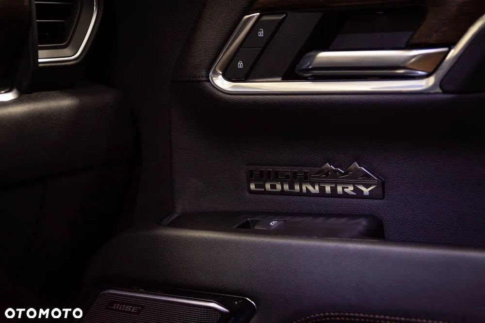 Chevrolet Silverado - 21