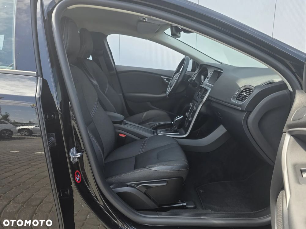 Volvo V40 Cross Country D3 Drive-E SCR Momentum - 16