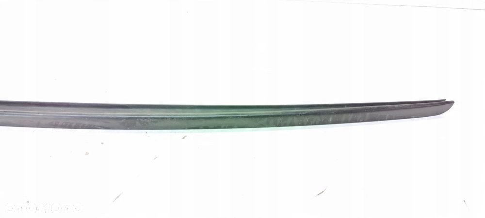 LISTWA ZBIERAJĄCA SZYBY CZOŁOWEJ LEWA AUDI A4 B9 8W0854327C - 1