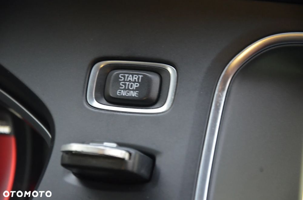 Volvo V40 Cross Country D2 Momentum - 33