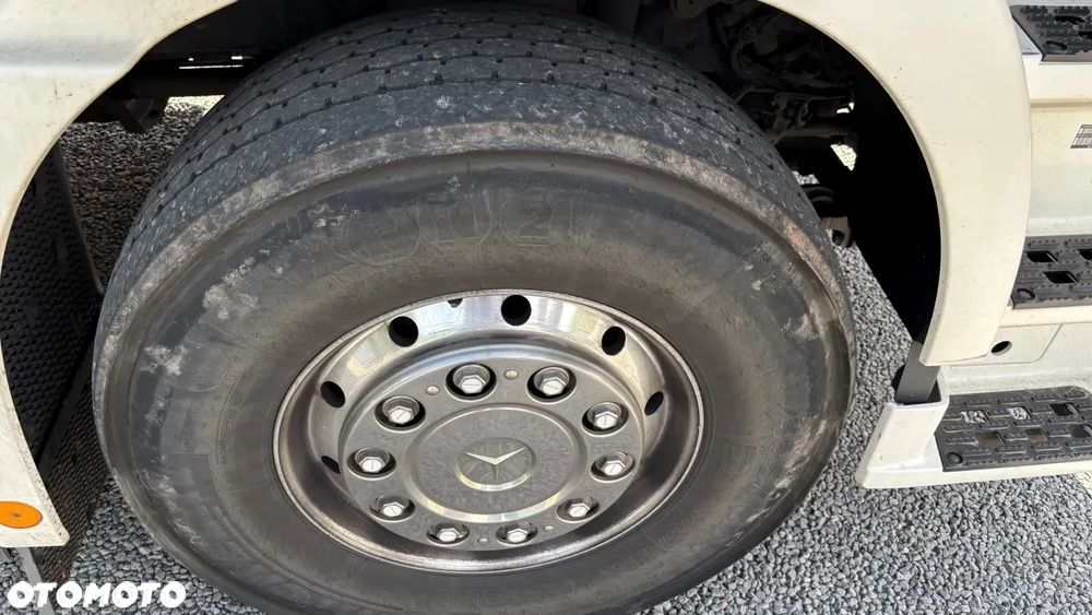 Mercedes-Benz 2548 - 19