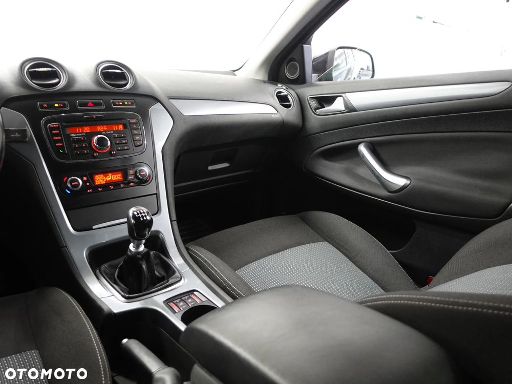 Ford Mondeo 1.6 TDCi Trend - 34