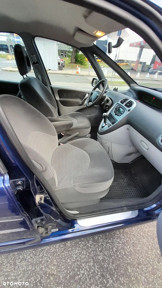 Citroën Xsara Picasso 2.0 16V Exclusive - 17