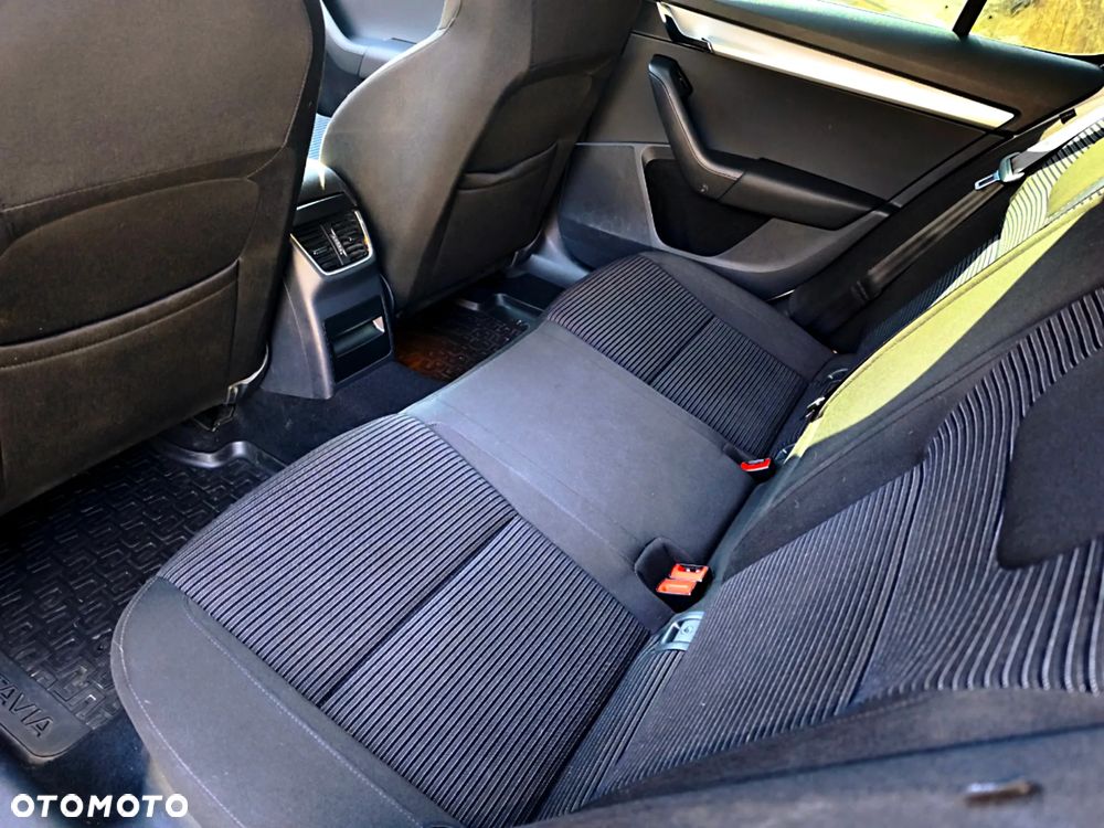 Skoda Octavia 1.4 TSI Ambition - 22