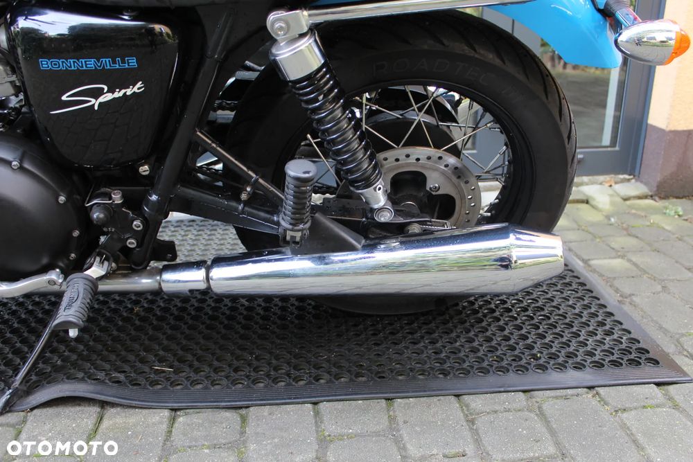 Triumph Bonneville - 5