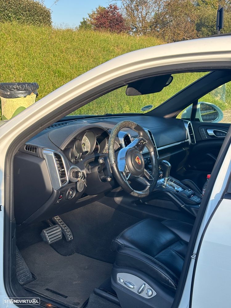 Porsche Cayenne S E-Hybrid - 8