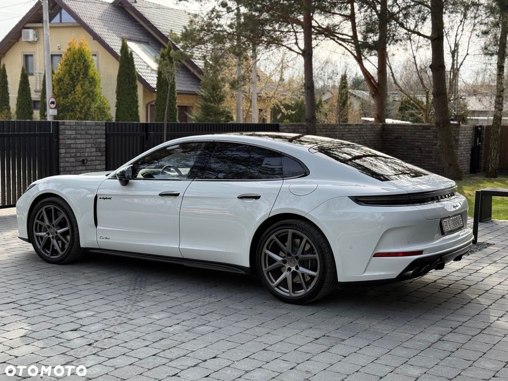Porsche Panamera - 4