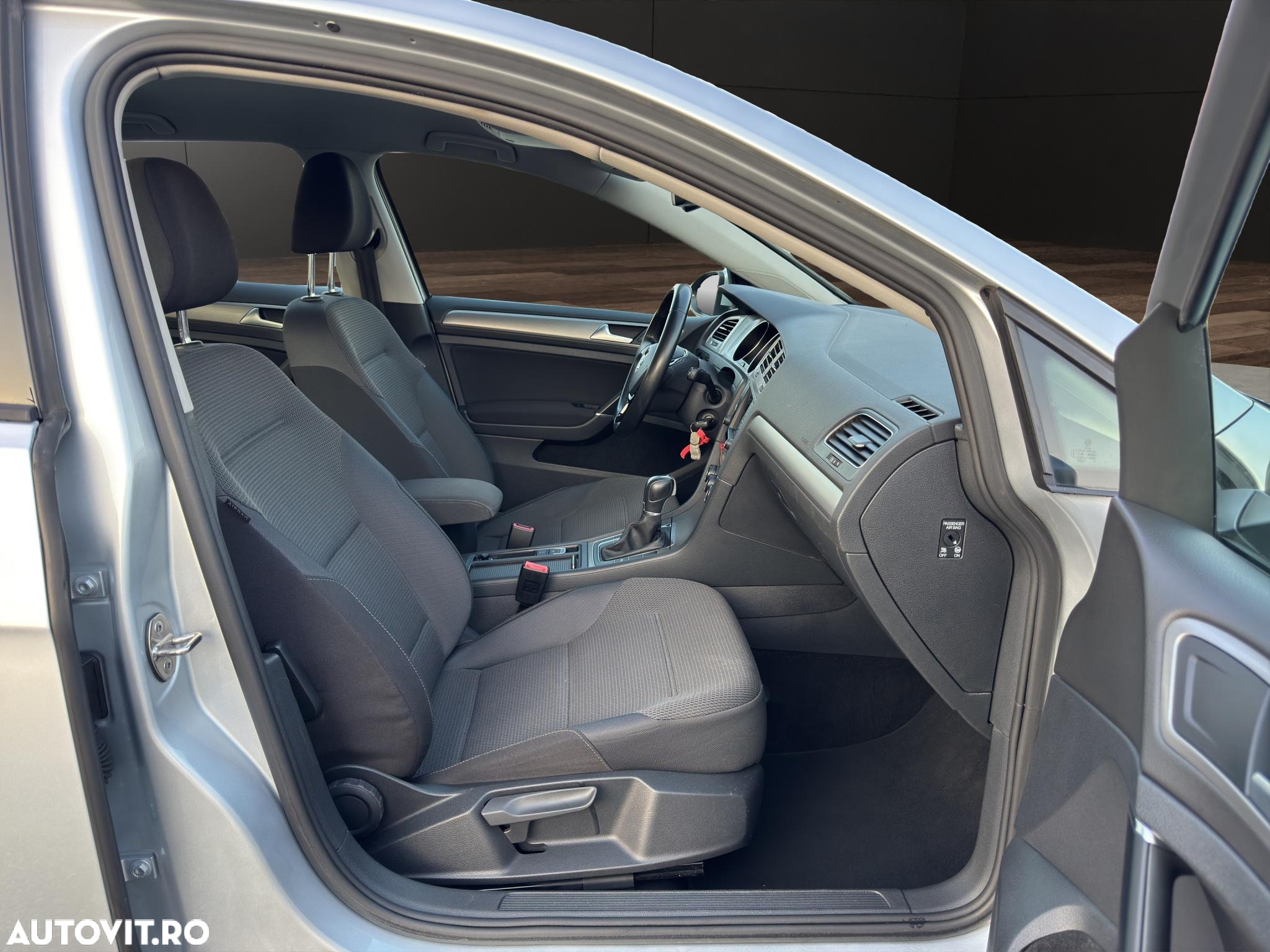 Volkswagen Golf 1.0 TSI BlueMotion DSG Comfortline - 11
