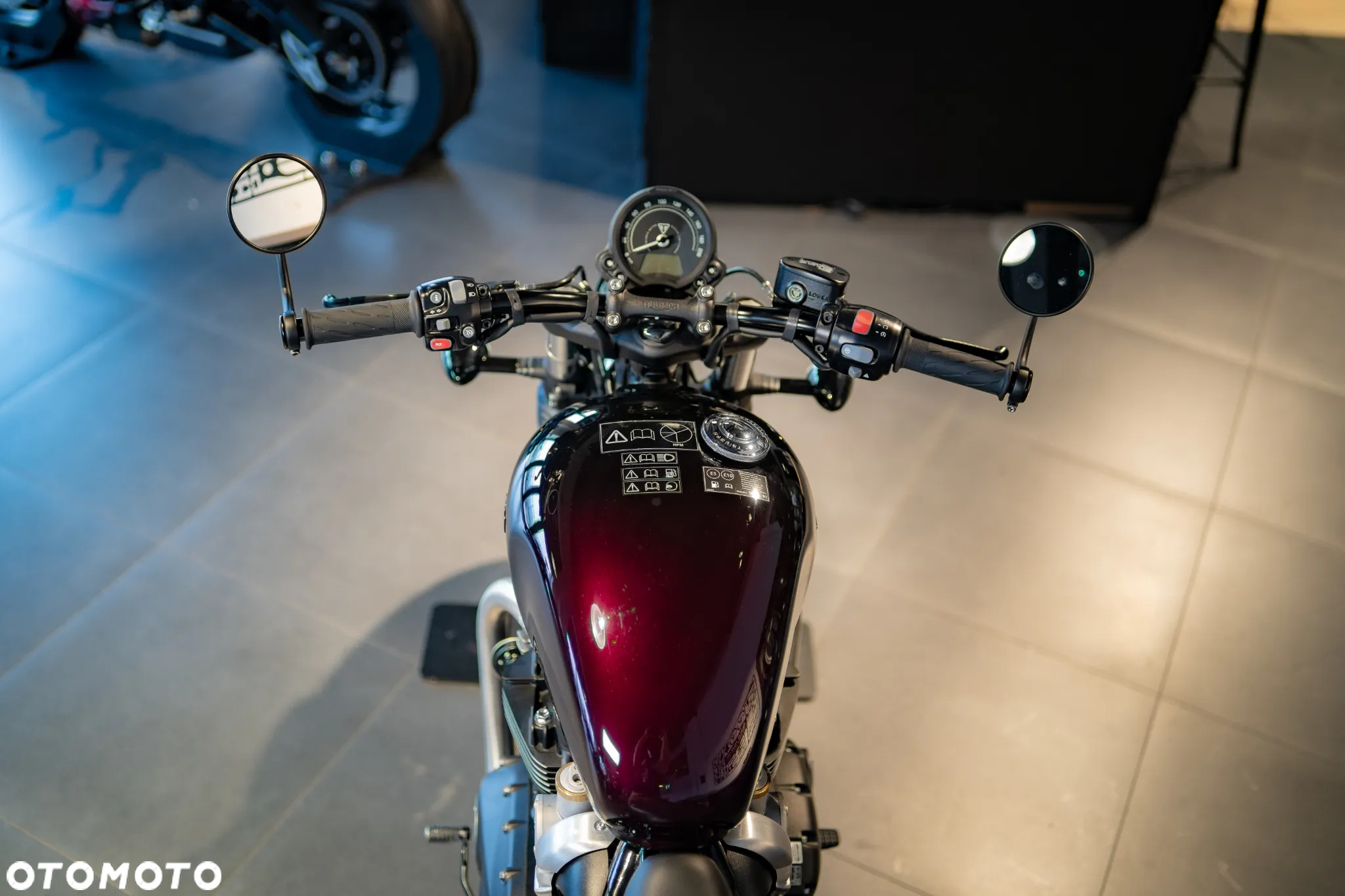 Triumph Bonneville Bobber - 26