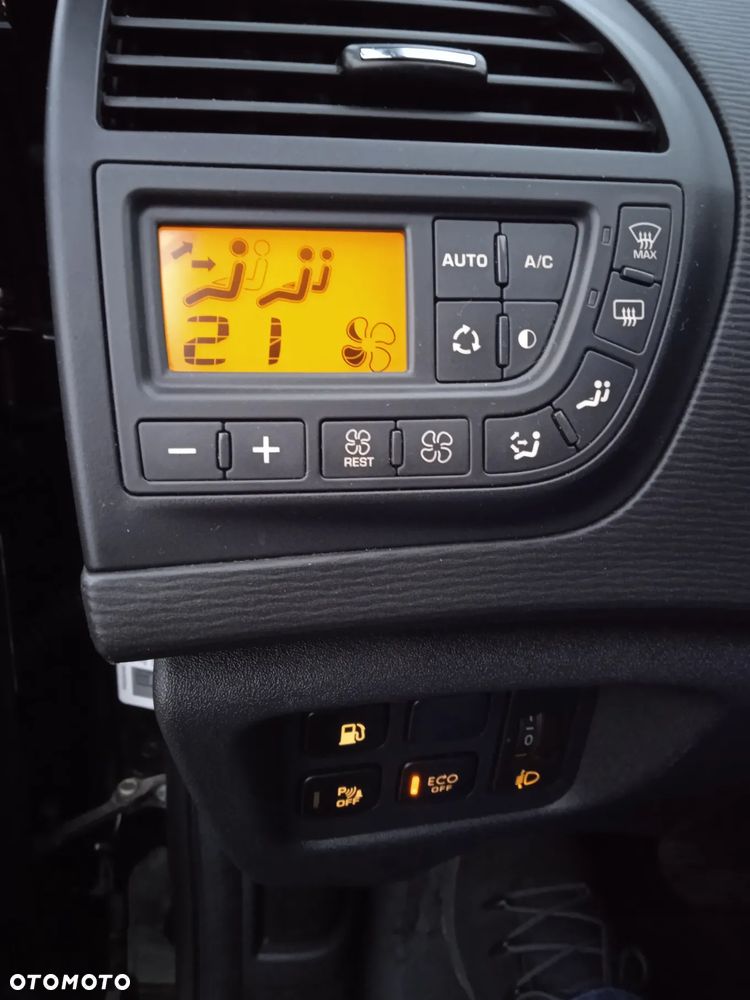 Citroën C4 ver-1-6-e--hdi-fap-egs6-exclusive - 10