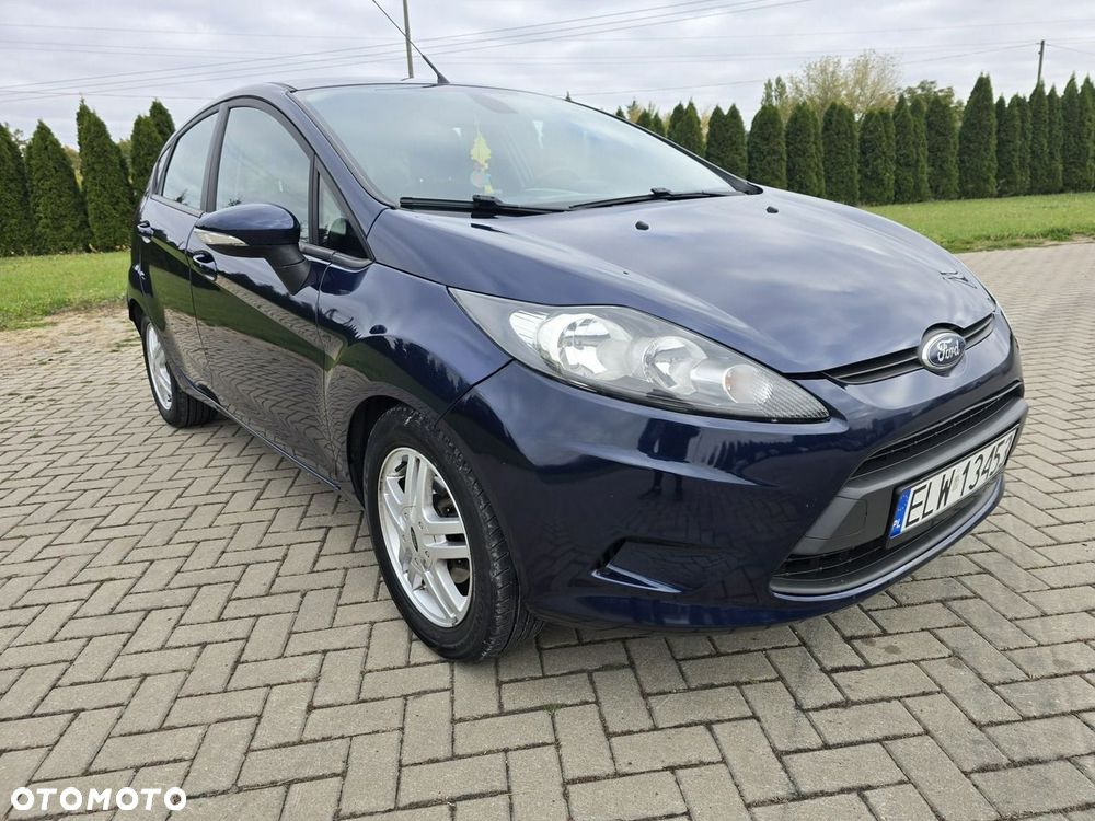 Ford Fiesta 2012 photo 2
