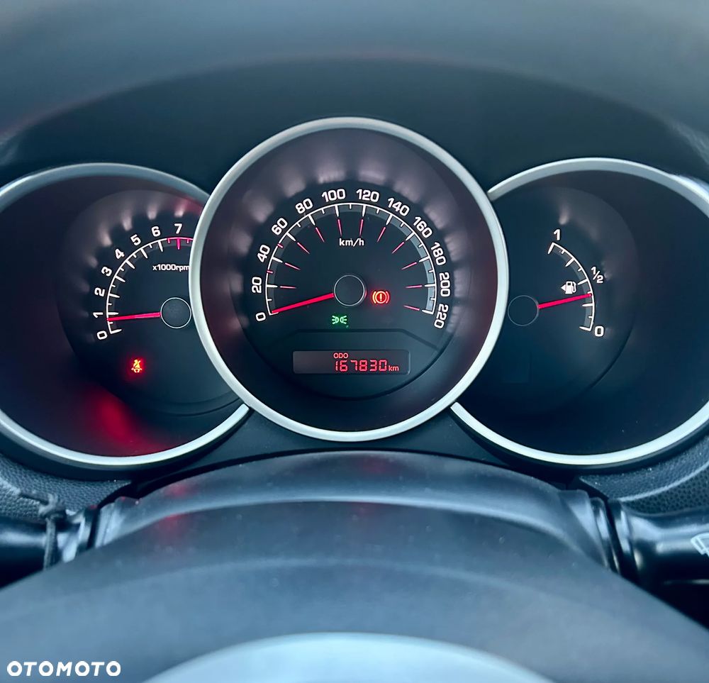 Kia Venga 1.4 L - 5