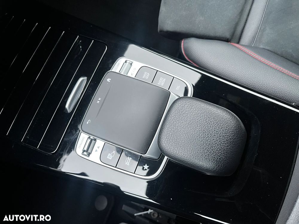 Mercedes-Benz A 220 4Matic 7G-DCT AMG Line - 20