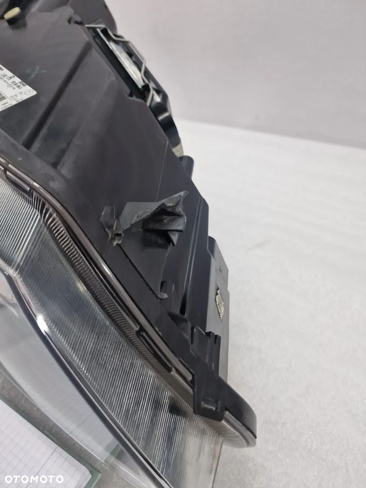 SEAT ATECA 576 16- PRAWA ZWYKŁA LAMPA PRZEDNIA PRZÓD + LED , NR 576941006A , NR AUKCJI LA253 - 13