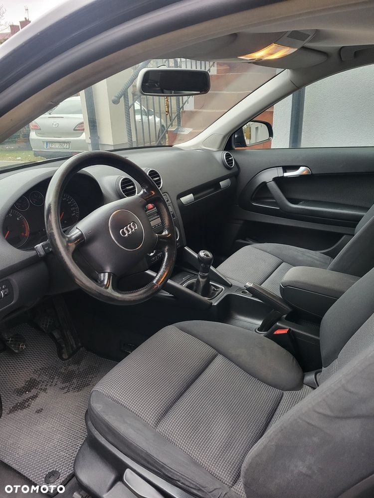 Audi A3 1.6 Ambiente - 8