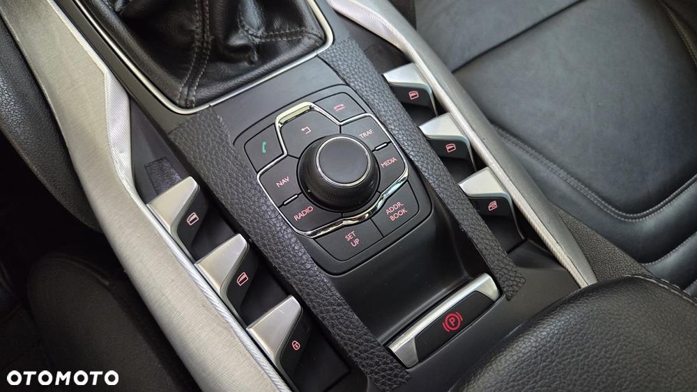 Citroën DS5 THP 200 SoChic - 28