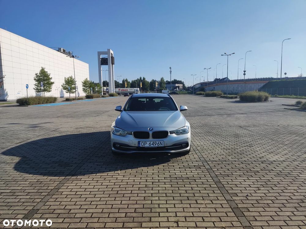 BMW Seria 3 320d Sport Line - 2