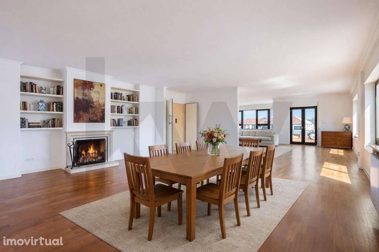 ESPAÇOSO T5 COM DUAS ALAS E ACESSO PRIVADO POR ELEVADOR NO CENTRO DE T - Grande imagem: 5/36