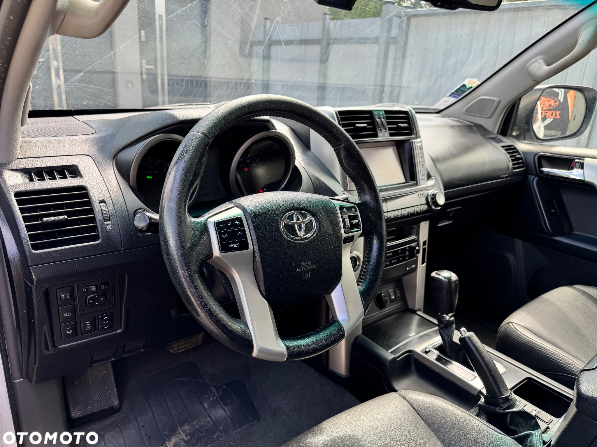 Toyota Land Cruiser - 9