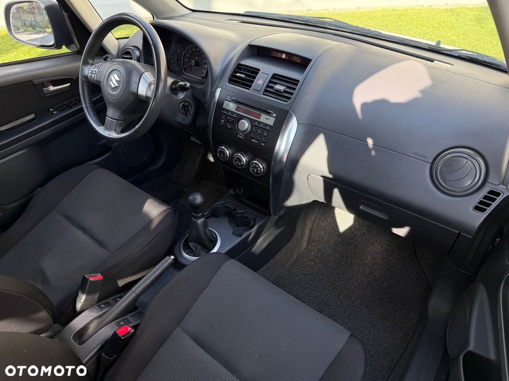 Suzuki SX4 1.6 GS / Premium - 10