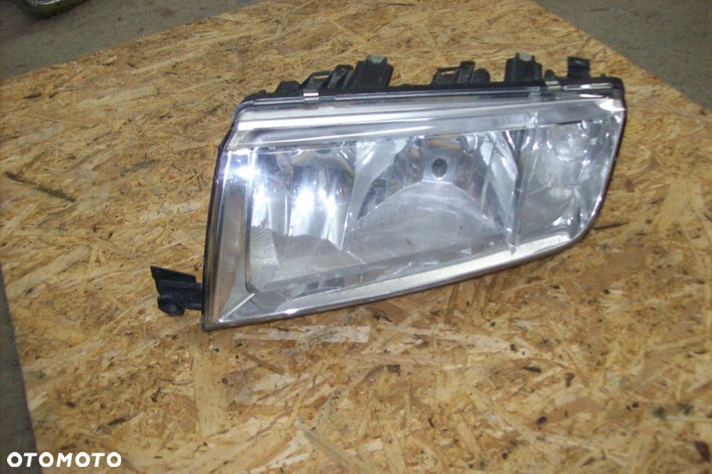 LAMPA PRZEDNIA LEWA SKODA FABIA I