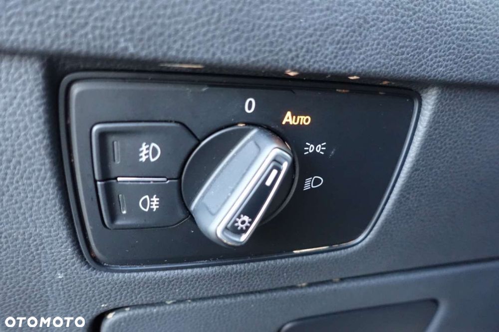 Volkswagen Passat - 20