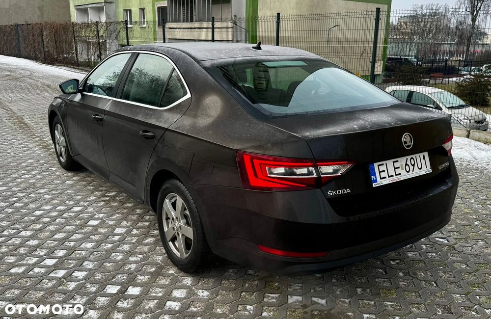 Skoda Superb 2.0 TDI Style - 3