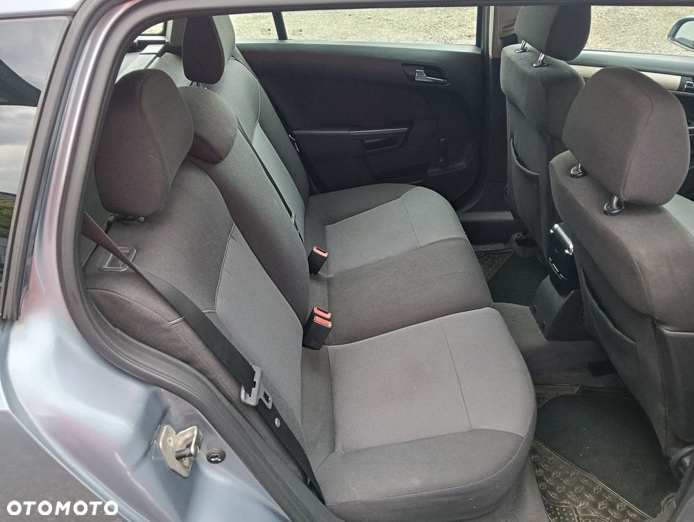 Opel Astra 1.9 CDTI Cosmo - 10