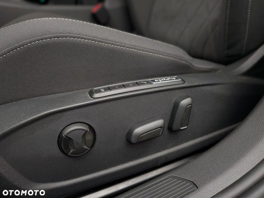 Volkswagen Golf 2.0 TSI Style DSG - 11