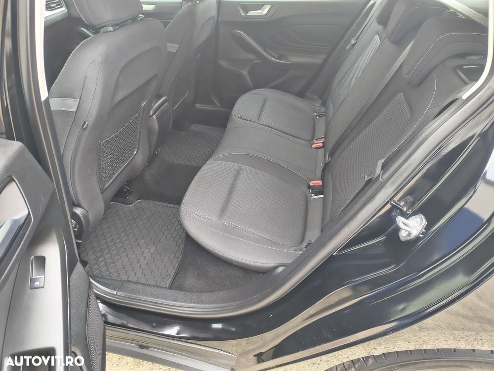 Ford Focus - 17