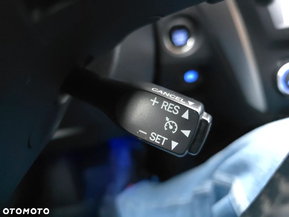 Toyota Avensis 2.0 Prestige NAVI MS - 27