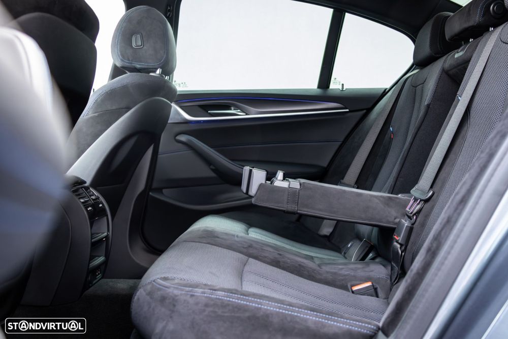 BMW 530 d Pack M Auto - 31