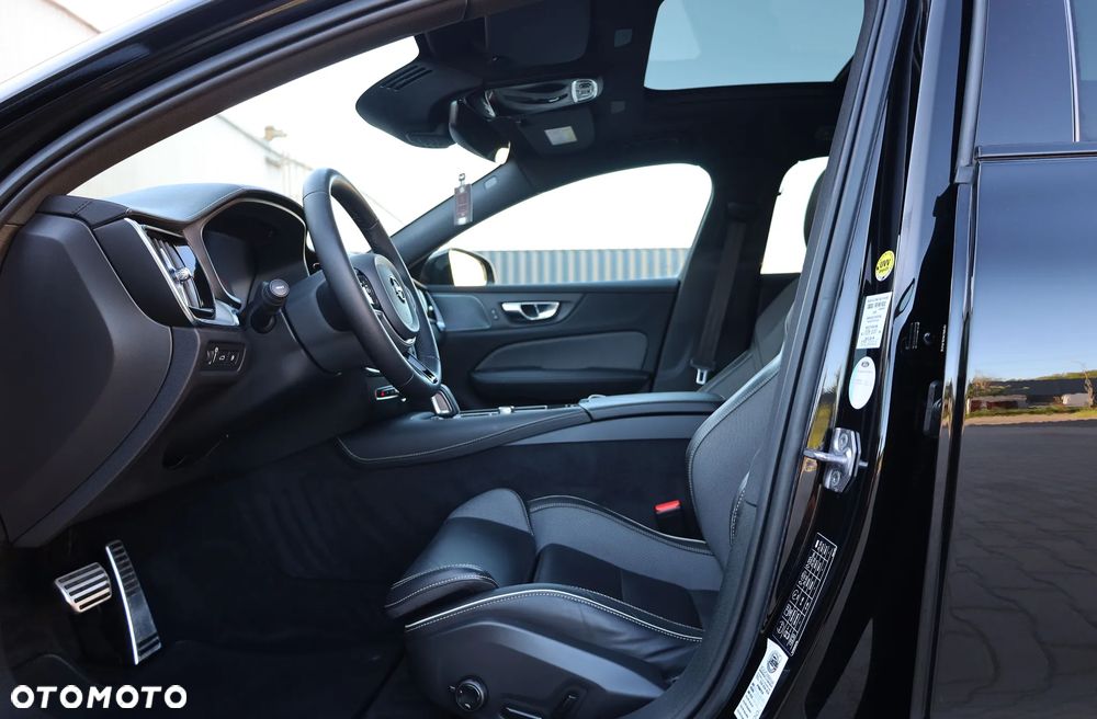 Volvo V60 T8 AWD Twin Engine Geartronic R-Design - 22