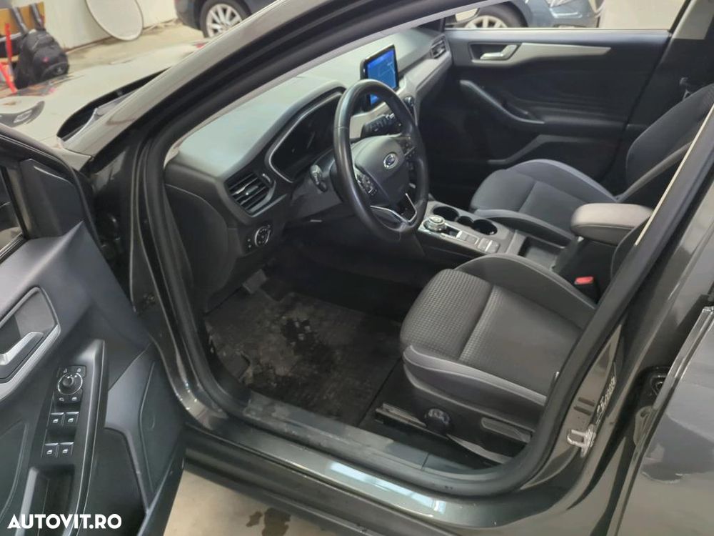 Ford Focus 1.0 EcoBoost Titanium - 4