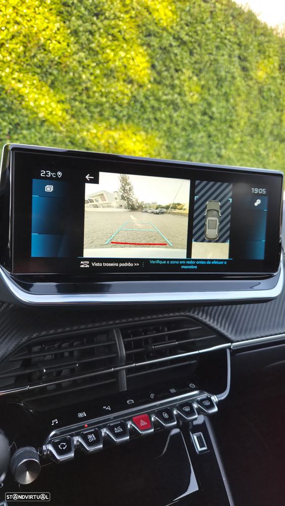 Peugeot 2008 1.2 PureTech GT EAT8 - 11