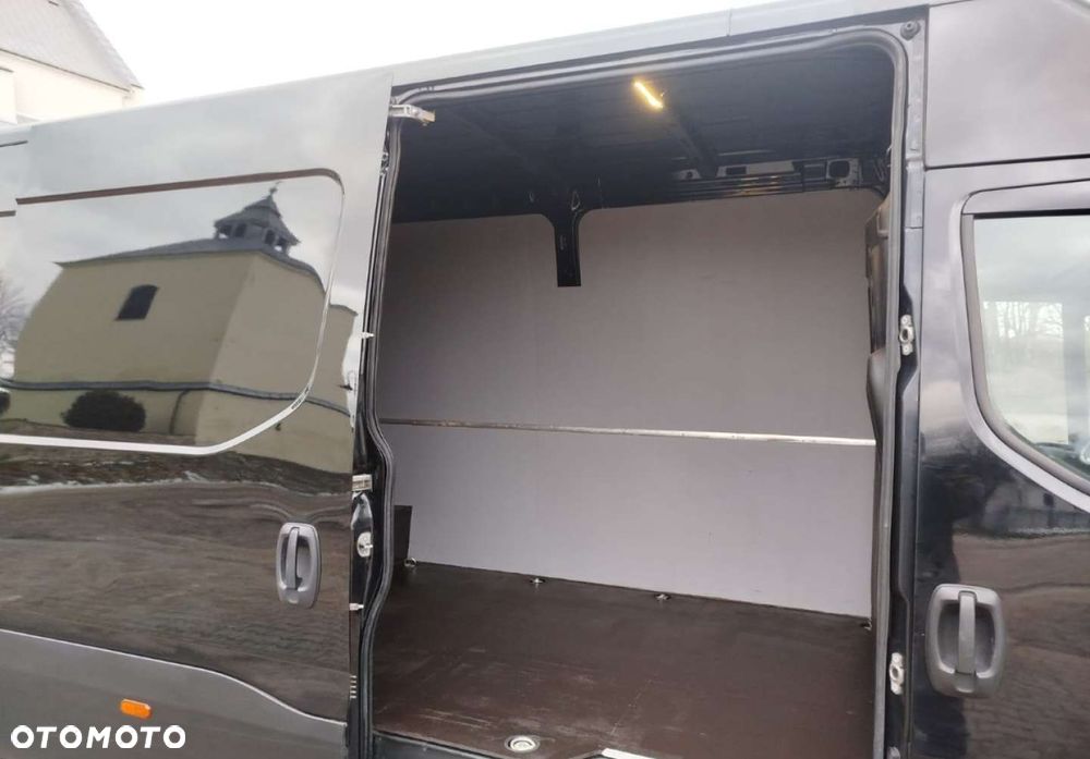 Iveco Daily 35S18 - 28